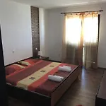 Rose Ann Apartment *