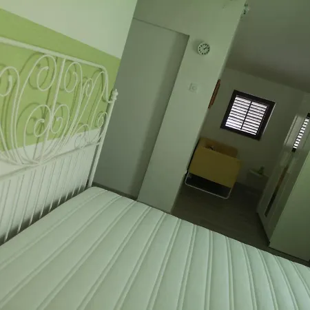 Rose Ann Apartment