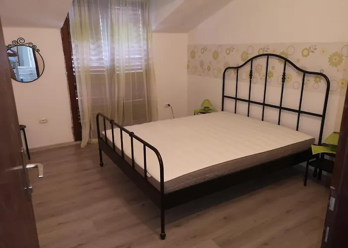 Rose Ann Rogoznica (Sibenik-Knin)